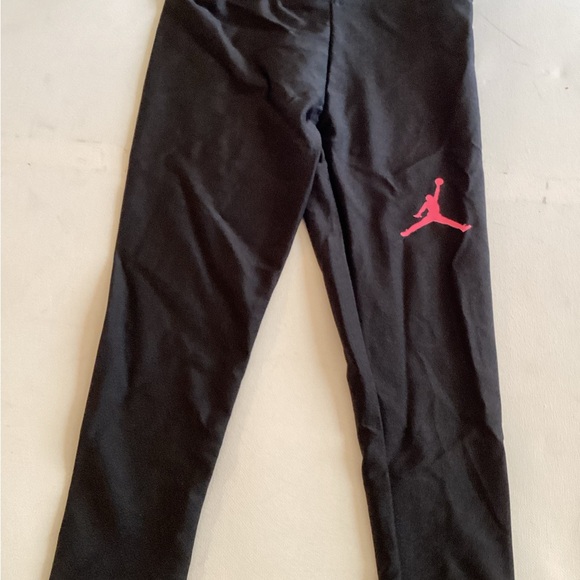 Jordan Kids Black Leggings with Pink Logo - Picture 3 of 10